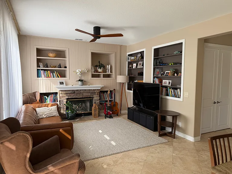 26085 Salinger Ln — Photo 4