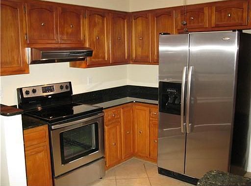 2nd image of 4933 Huntington Dr