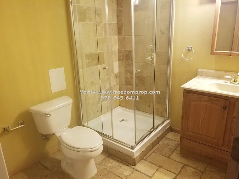 1015 Belford Ave — Photo 12