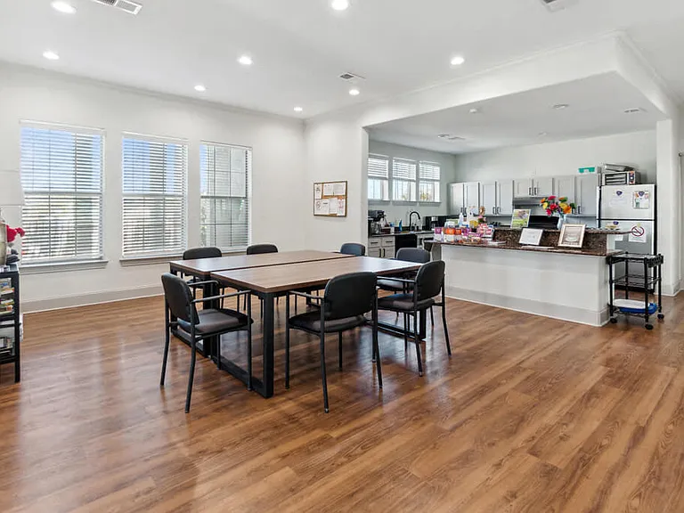 The Sorento Apartments — Photo 15