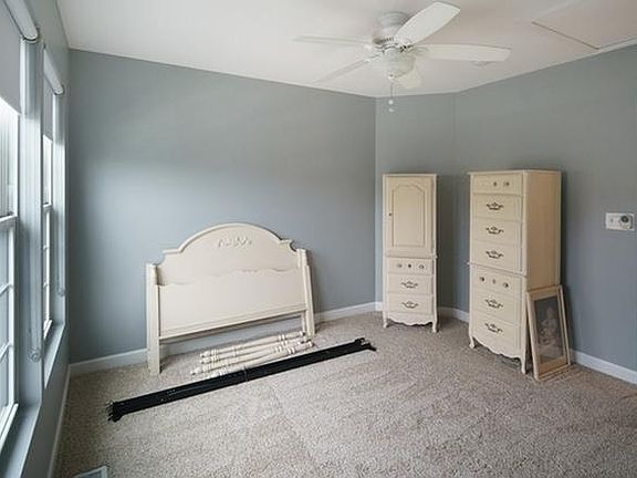 5th image of 10S448 Carrington Cir