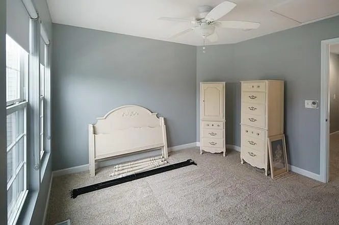 10S448 Carrington Cir — Photo 5