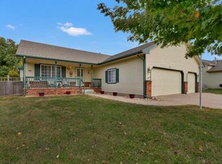 226 W Sandhill Rd, Derby, KS 67037