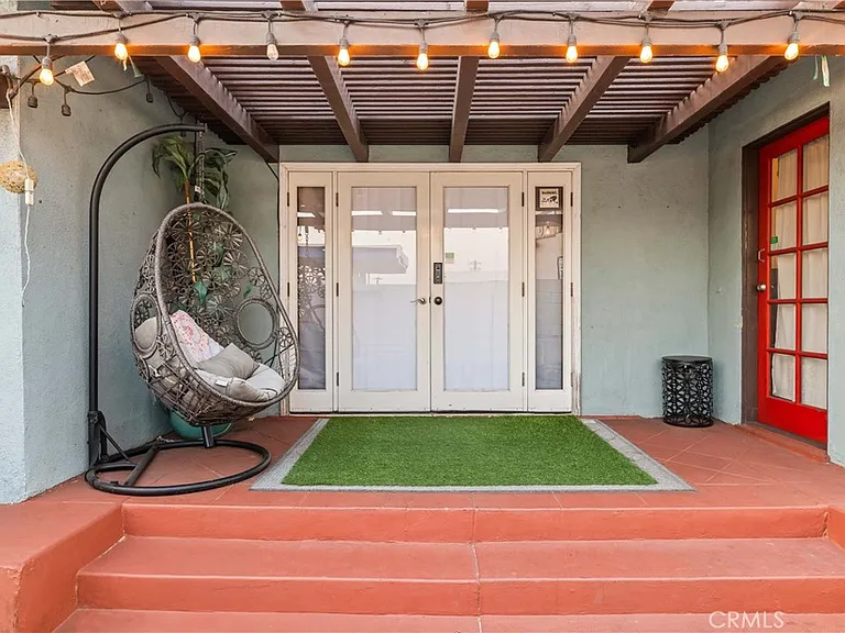 736 N Redonde Ave — Photo 27
