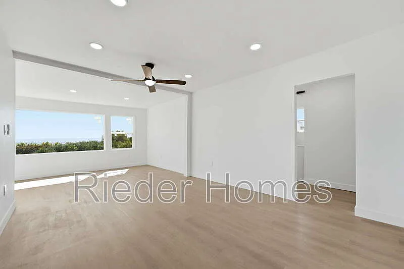 2 bed, 2.0 bath, 1028 sqft, $4,000 — Photo 3