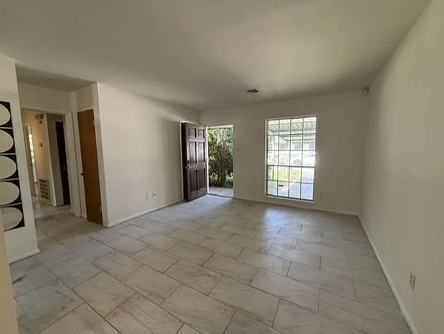 3 bed, 1.5 bath, 960 sqft, $1,700 — Photo 4