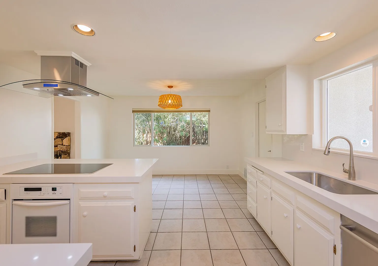 1162 Camille Dr — Photo 4