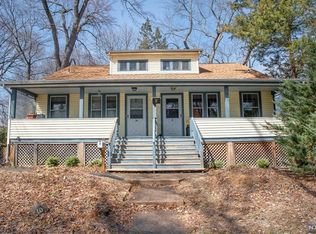 8 1st St, Closter, NJ 07624