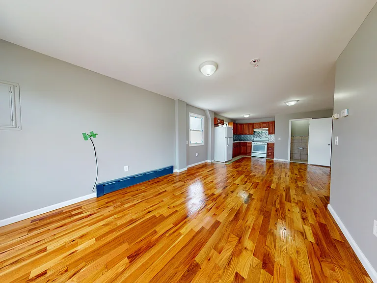 211 Granite Ave #1 — Photo 3