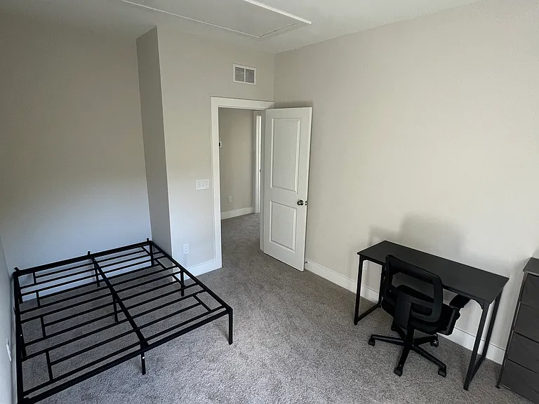 106 N Benjamine St — Photo 33
