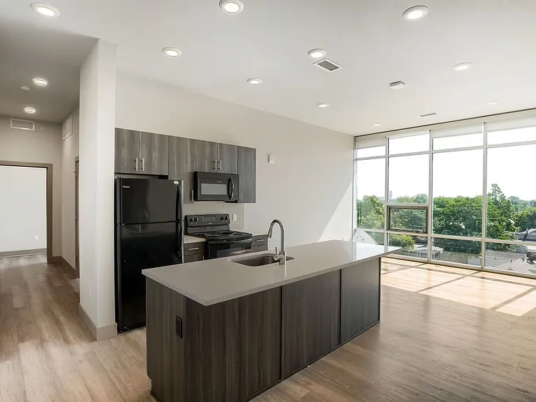 4923 King St — Photo 150