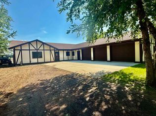 119 Pike St, Yankton, SD 57078