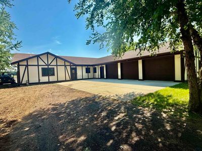 119 Pike St, Yankton, SD, 57078