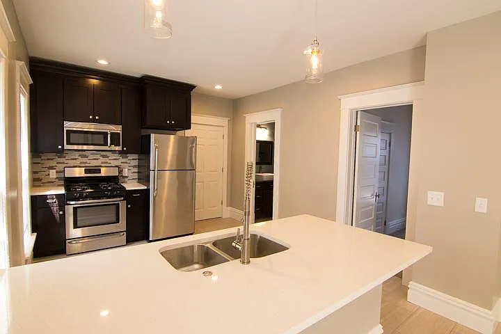 39 Dwight Ave SE — Photo 1