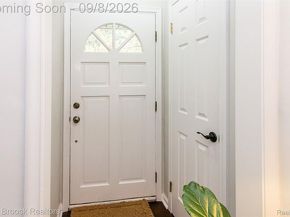3rd image of 1533 Mansfield Rd