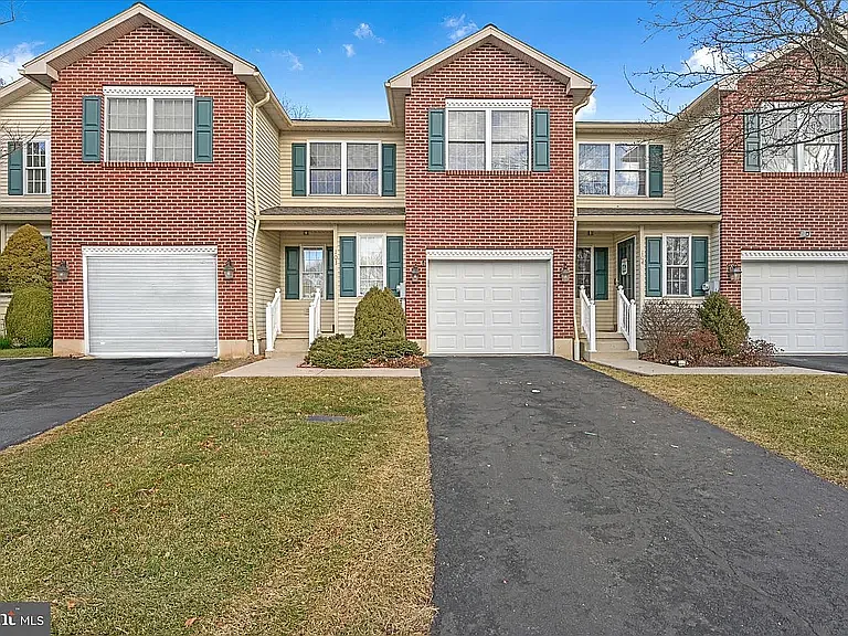 103 Lantern Green Way #103 — Photo 1