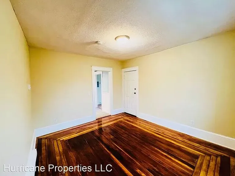 16 Olivine St — Photo 9