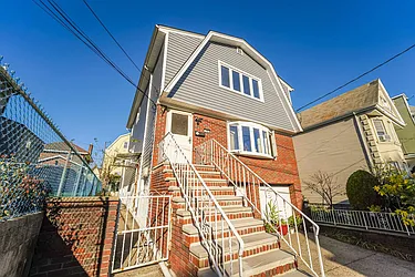 79 Hoyt Street, #2