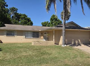 7225 Rosarian Dr, Port Richey, FL 34668