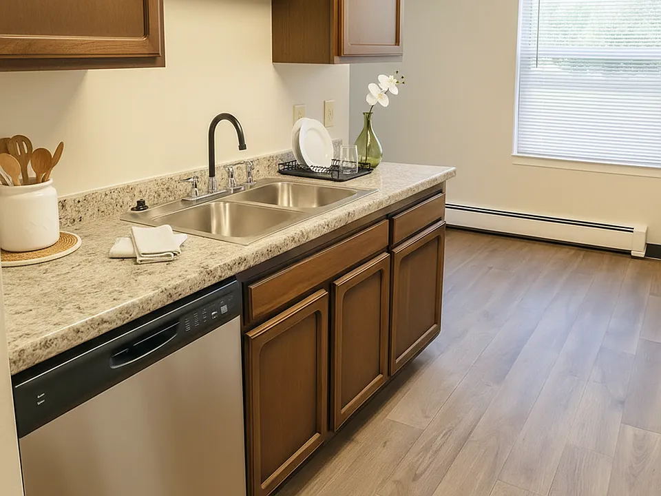River Road Court Apartments