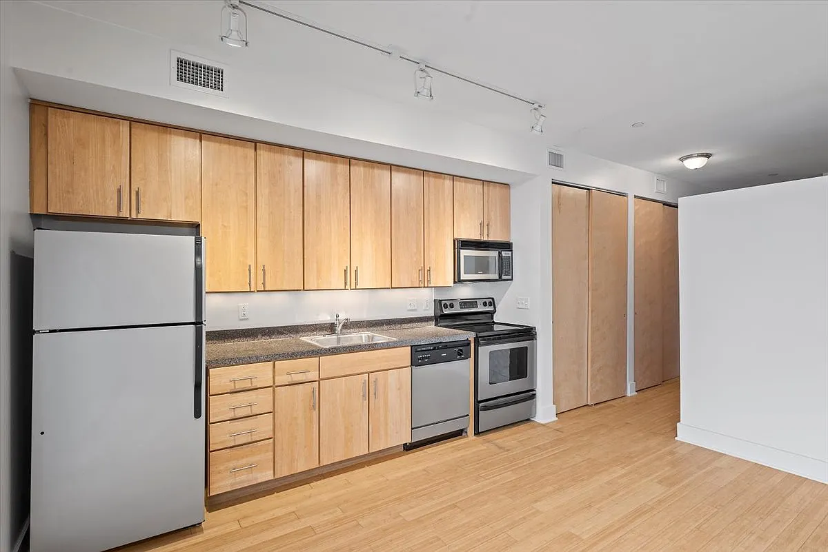 Building Photo - 521 Shady Ave #13