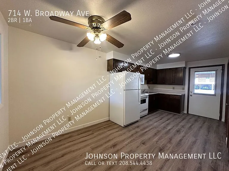 714 W Broadway Ave — Photo 3