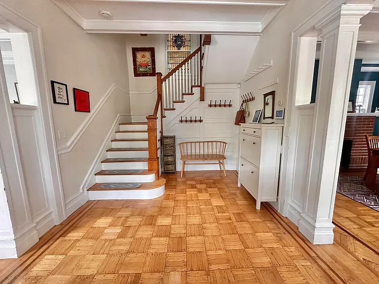 100 Hauxhurst Ave #1 — Photo 5