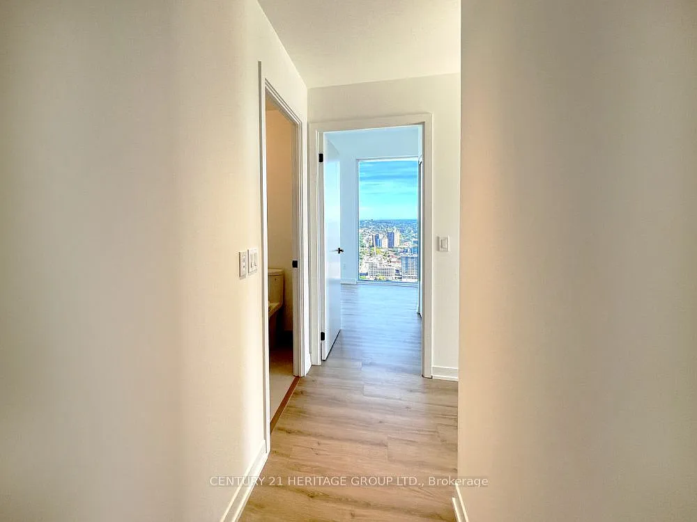 319 Jarvis St E — Photo 4