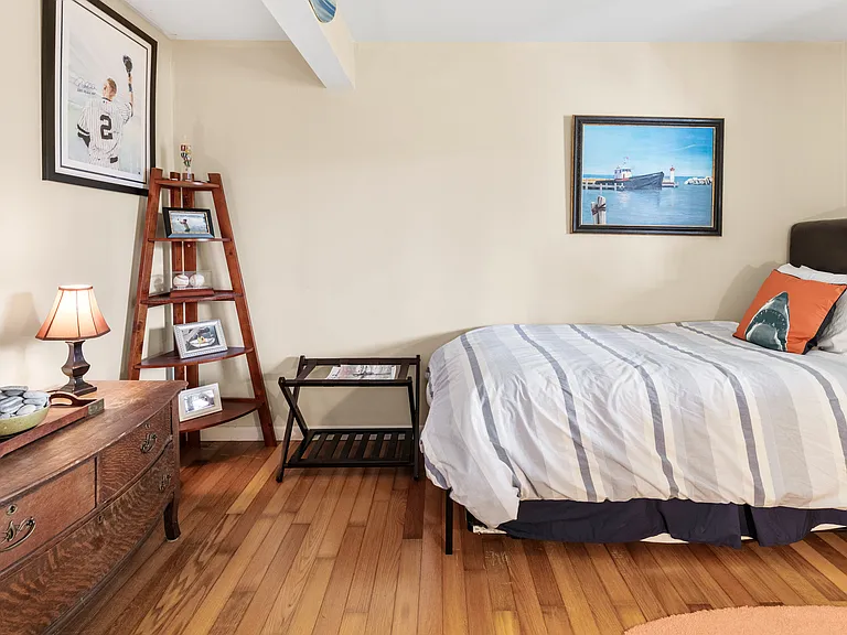 126 Fairview Ave — Photo 8
