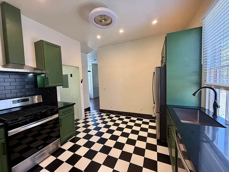 1346 Calistoga Ave — Photo 11