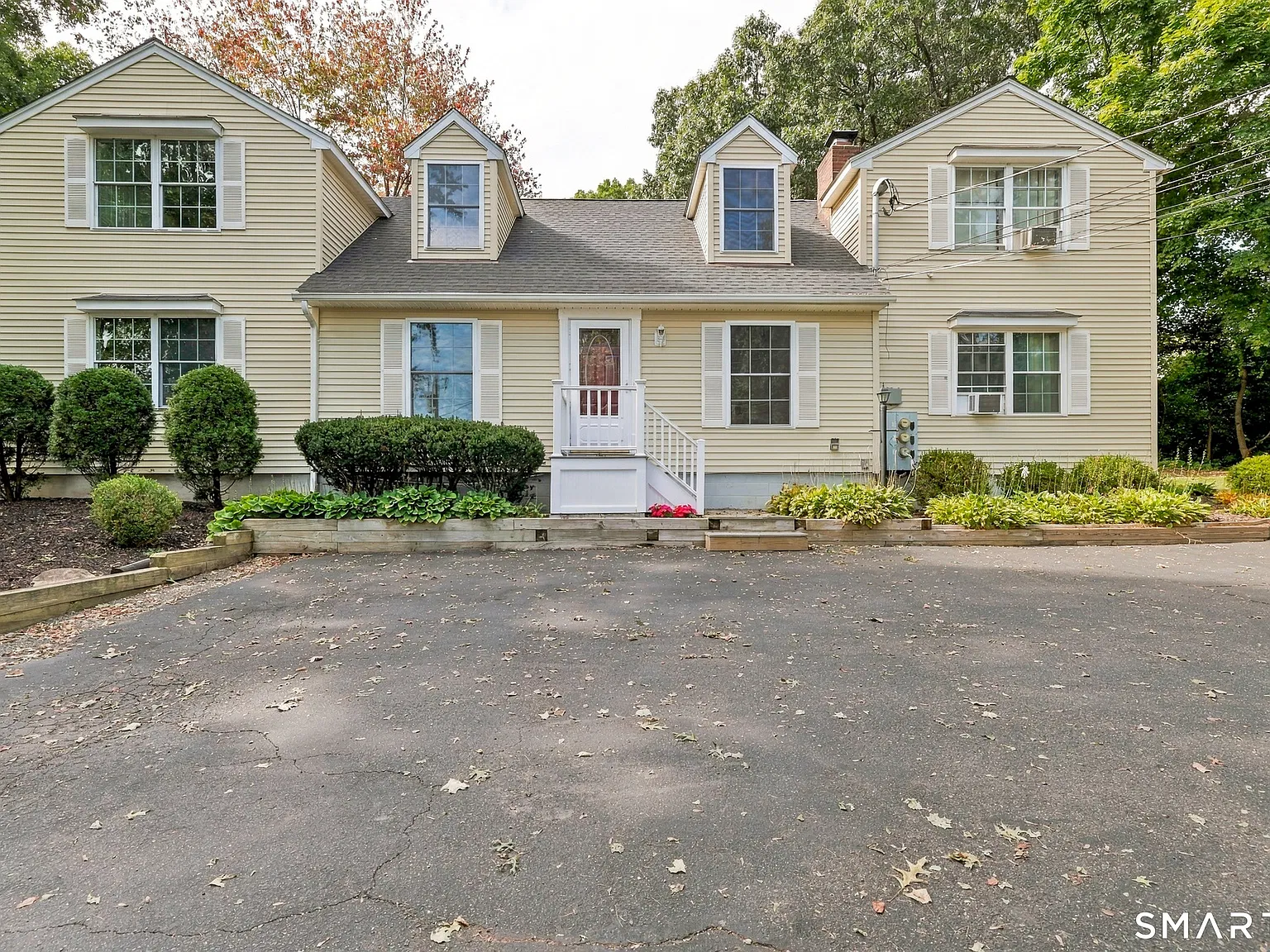 3 bed, 2.0 bath, 2956 sqft, $2,800 — Photo 1