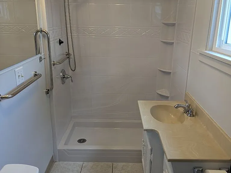 131 Wadsworth Ave — Photo 16