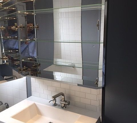 Bathroom cabinet