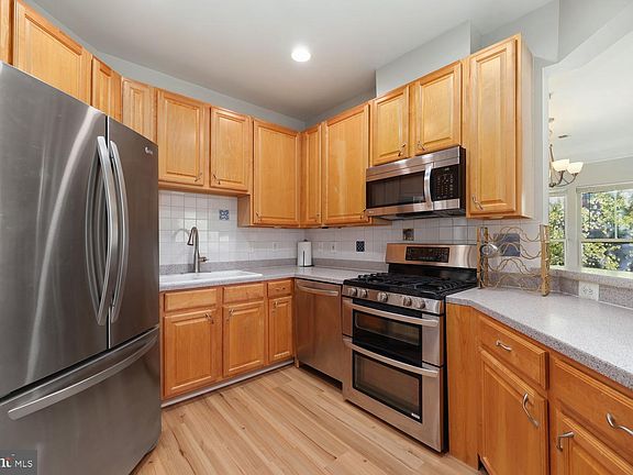 5th image of 2921 Deer Hollow Way Unit 314
