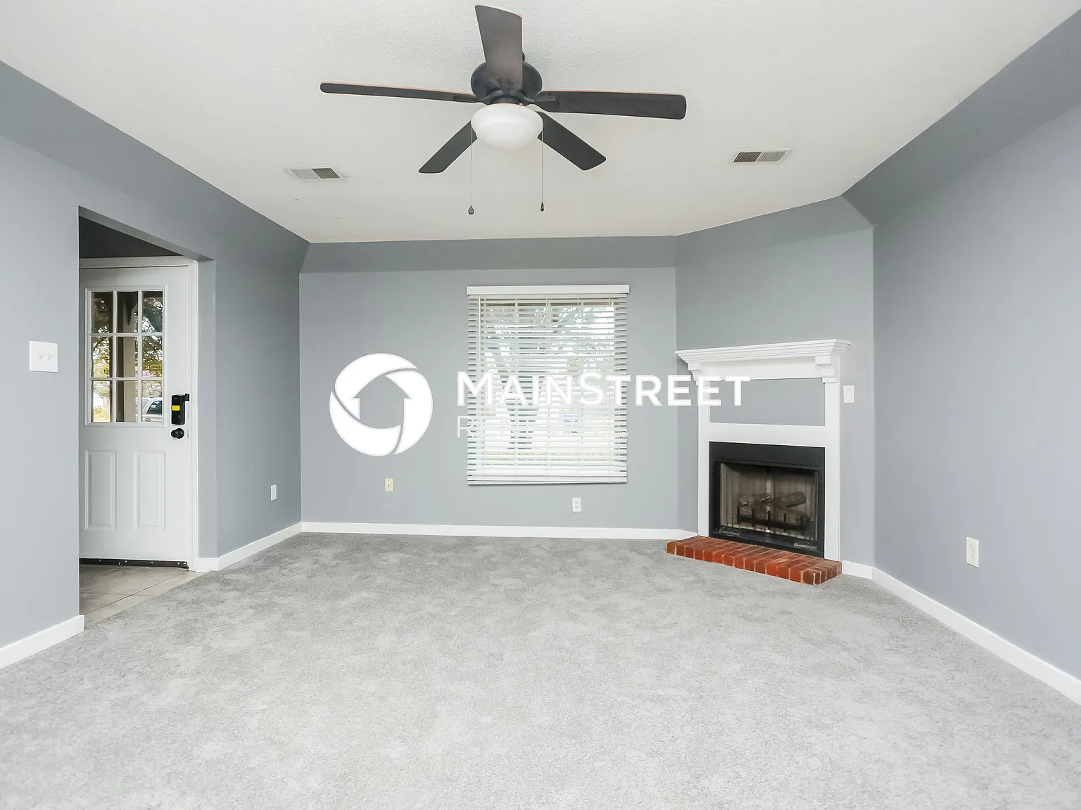 7084 Windsor Dr — Photo 2