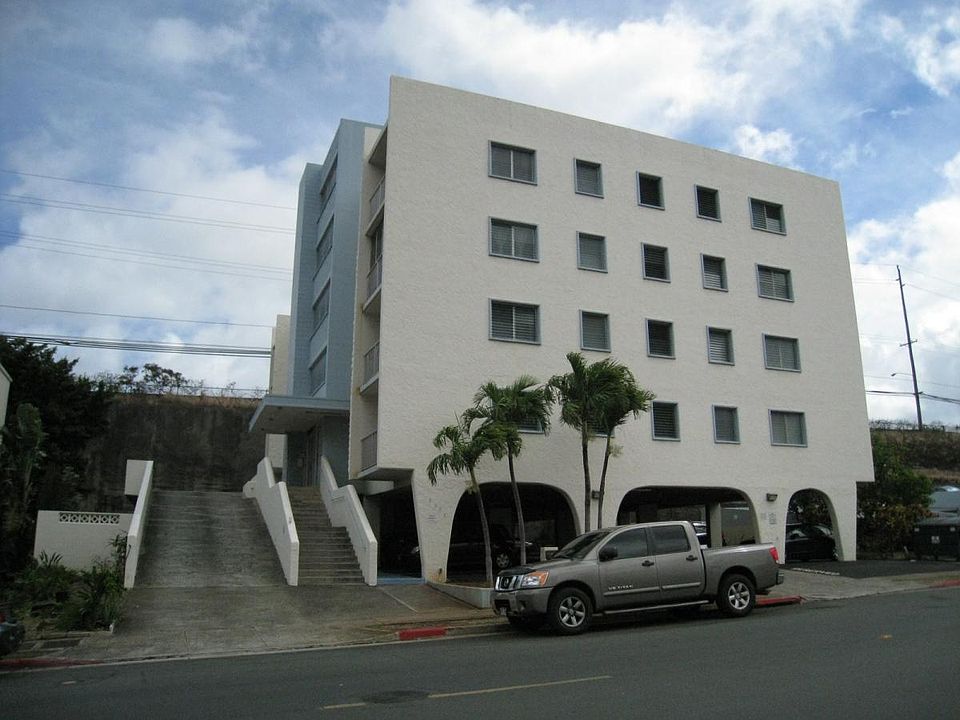 Built in 1977. Unit includes 1 parking stall. Elevator in building.