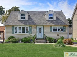 29 Hornsby St, Fords, NJ 08863