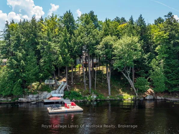 1047 Brandy Crest Rd, Muskoka Lakes, ON P0B 1J0