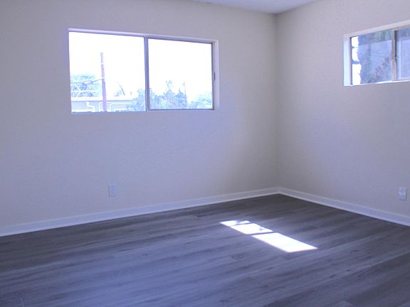 5th image of 12009 Vanowen St #2