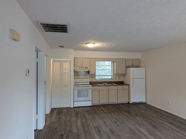37232 Clinton Ave #1 — Photo 5