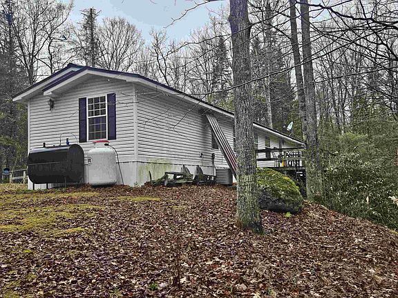 4th image of 413 Pettyboro Road