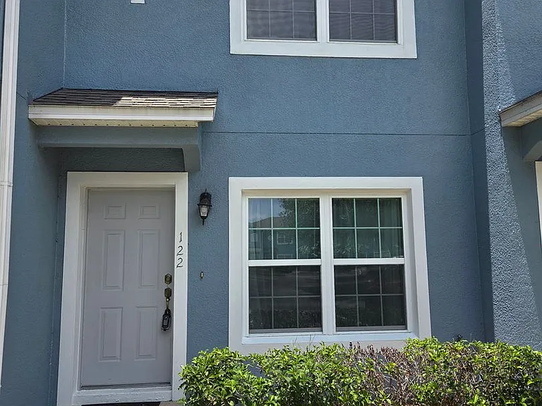 122 Wilton Cir — Photo 1