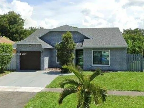 1271 SW 85th Ave, Pembroke Pines, FL 33025