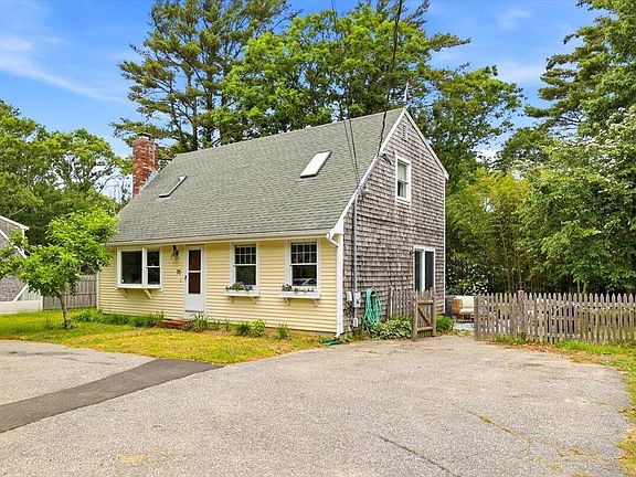 2nd image of 70 Quinaquisset Avenue