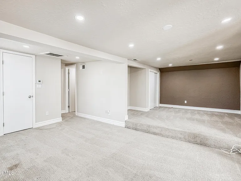 715 E Robinson Ave — Photo 39