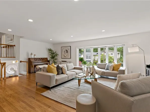 8 Clarendon Place, Scarsdale, NY 10583