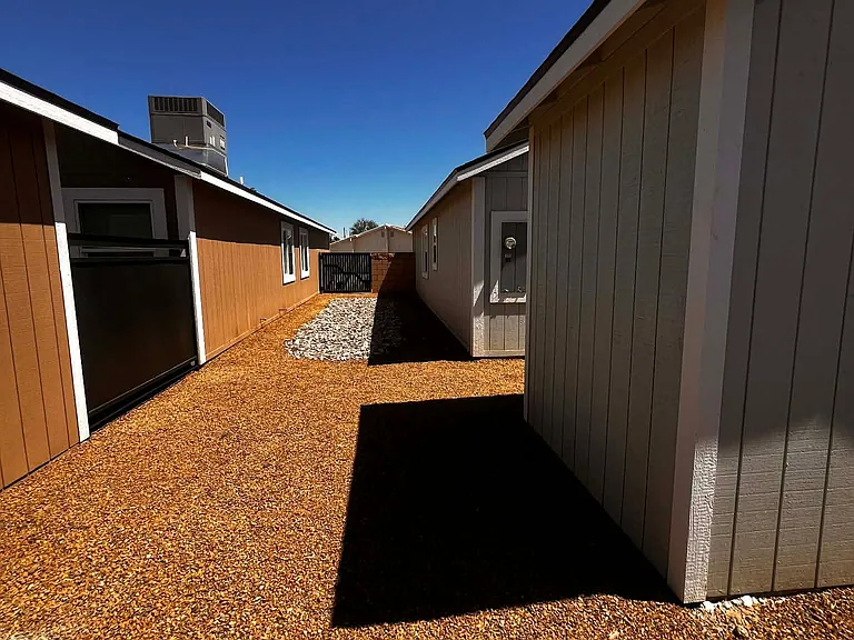 396 Riverfront Dr — Photo 36