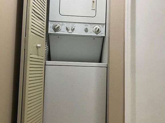 5th image of 650 NW 86th Pl APT 208
