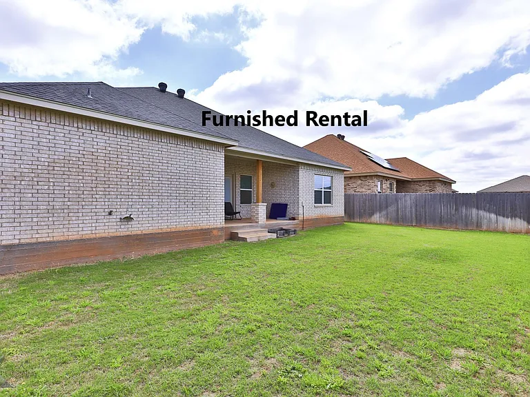 3126 Oakley St — Photo 23