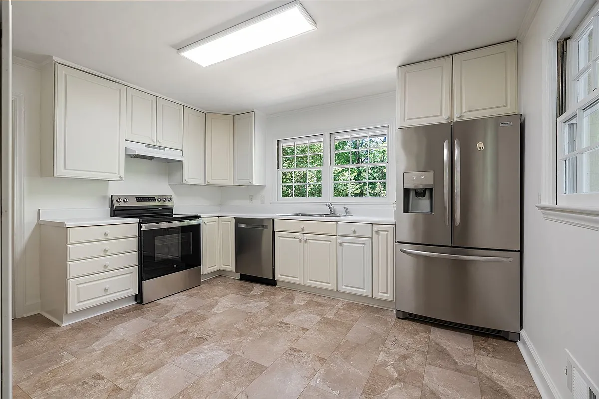 Building Photo - 1209 Roosevelt Dr